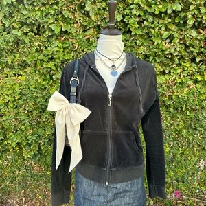 ✨Juicy Couture black embroidered hoodie